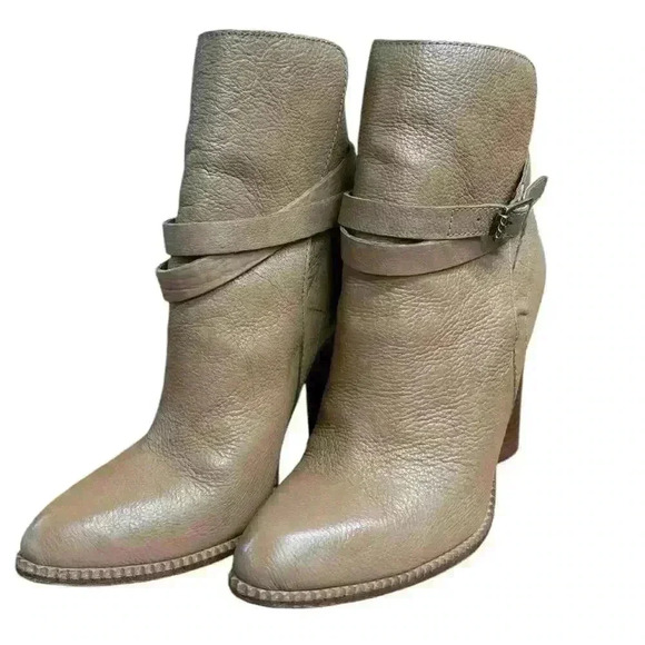 Cynthia Vincent Women's tan Leather Stacked Heel Hue Bootie Size 7 - Picture 2 of 10